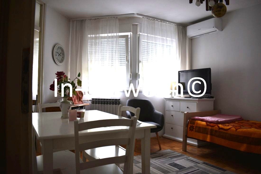 Kompletno namještena garsonijera